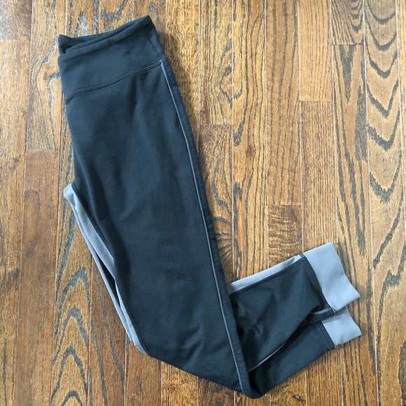 Fabletics Women’s S PowerHold Amery Mid-Rise Ankle Black/Gray Leggings - VGUC! - Picture 3 of 12